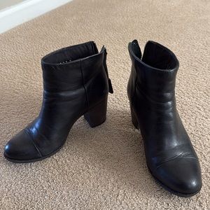 Clarks Enfield Tess Leather Ankle Boots